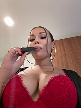 Snapshot of Syka0001 chatting on February 2025 06:43:02 AM Syka0001 online show from February 2025 06:43:02 AM