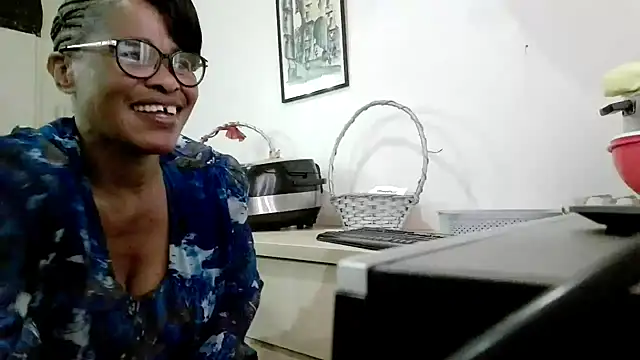 SweetMellowX1 online show from February 2026 01:22:01 PM