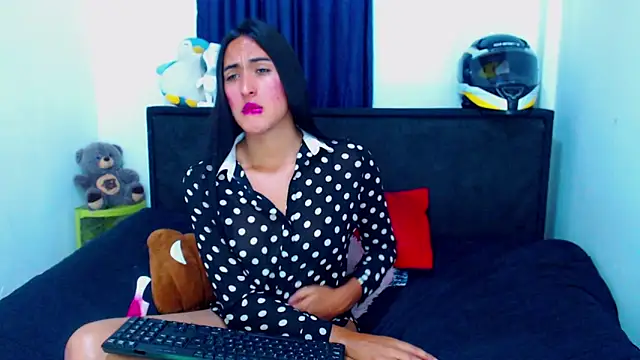 misss estrella online show from April 2026 09:39:33 PM