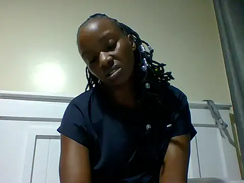 Snapshot of sexy_darleen23 chatting on February 2025 06:38:01 PM sexy darleen23 online show from February 2025 06:38:01 PM