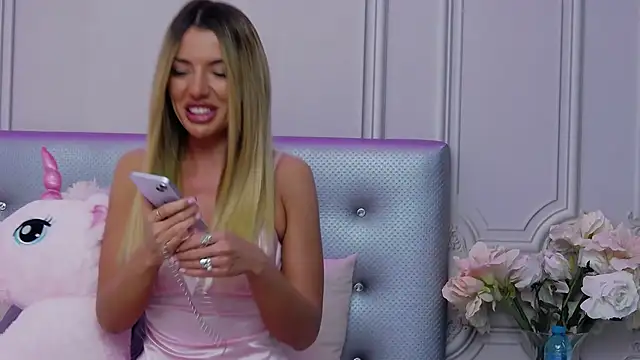 ClaraHazel online show from December 2024 01:11:02 PM