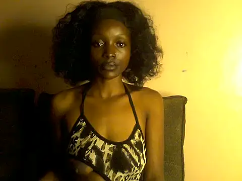 Snapshot of petite_clara24 chatting on April 2026 11:33:02 PM petite clara24 online show from April 2026 11:33:02 PM