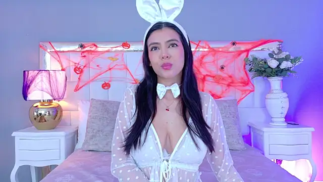 Julie Bennet online show from October 2025 04:13:01 AM