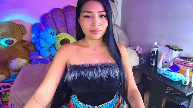 Snapshot of Pocahontascute_33 chatting on May 2026 03:31:01 PM Pocahontascute 33 online show from May 2026 03:31:01 PM