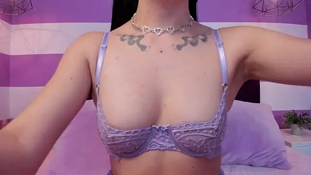 Snapshot of Alli_cooper chatting on January 2025 03:10:01 PM Alli cooper online show from January 2025 03:10:01 PM