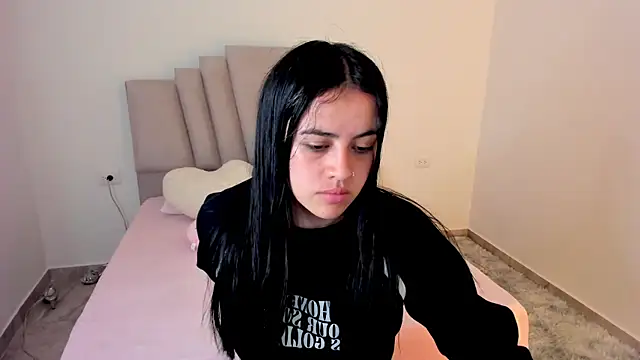 Snapshot of Alli_cooper chatting on March 2025 07:07:02 PM Alli cooper online show from March 2025 07:07:02 PM