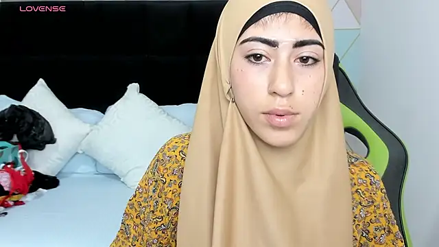 chaymae nah  online show from January 2025 12:30:01 PM