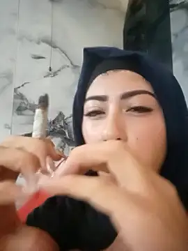 chaymae nah  online show from February 2025 03:52:01 AM