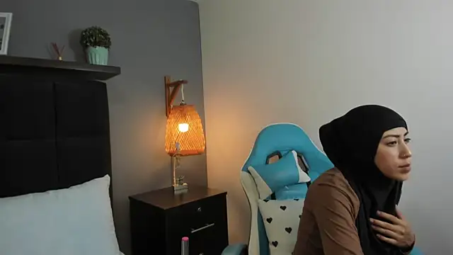 chaymae nah  online show from March 2025 11:05:02 PM