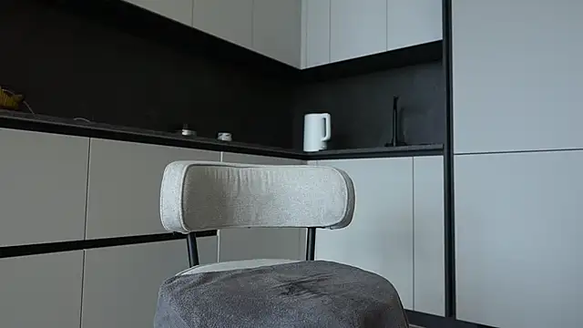 Snapshot of diffgirls2 chatting on February 2025 01:10:01 PM diffgirls2 online show from February 2025 01:10:01 PM