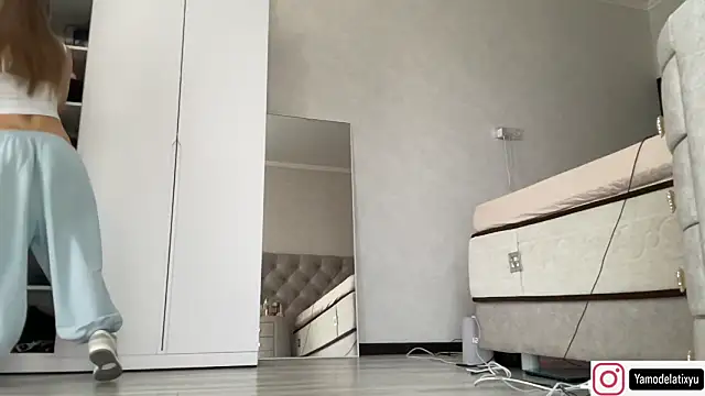 Snapshot of diffgirls2 chatting on September 2025 09:24:01 AM diffgirls2 online show from September 2025 09:24:01 AM