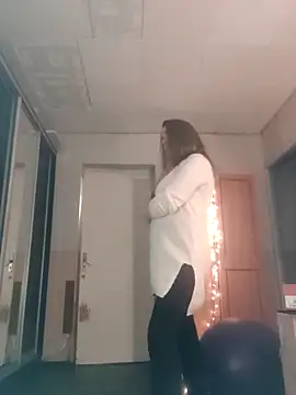 Evelina cute online show from November 2025 08:20:01 PM