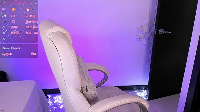 Snapshot of nyna_1 chatting on February 2025 10:10:02 PM nyna 1 online show from February 2025 10:10:02 PM