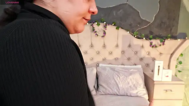 AmberGreyy  online show from March 2026 04:57:01 PM