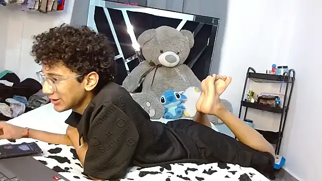 harrytwink18 online show from February 2026 06:15:02 PM