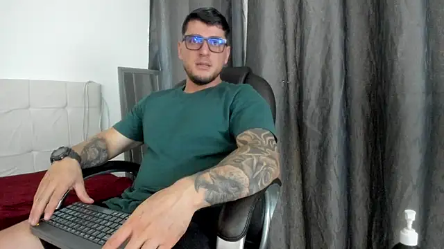 Snapshot of Teilor_Creed chatting on November 2025 07:24:01 PM Teilor Creed online show from November 2025 07:24:01 PM