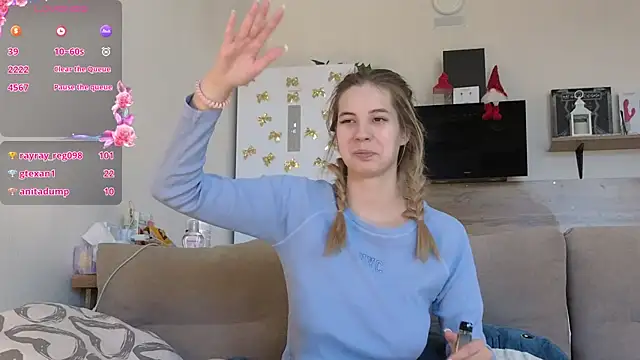 Girl alone home online show from February 2025 06:45:02 AM