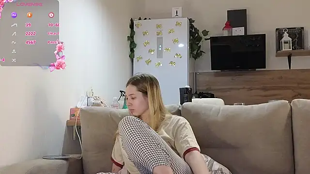 Girl alone home online show from February 2025 03:27:01 PM