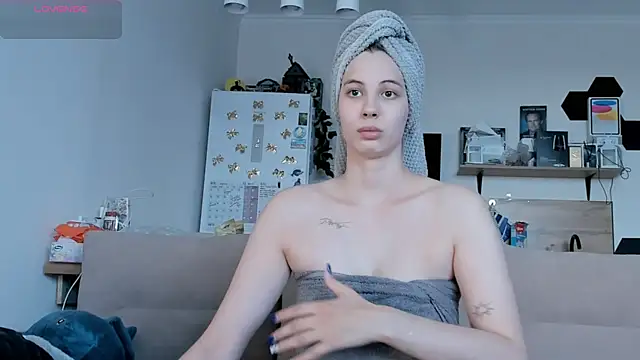 Snapshot of Girl_alone_home chatting on June 2026 03:05:02 PM Girl alone home online show from June 2026 03:05:02 PM