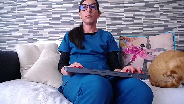 VioletaGomezCo online show from November 2025 04:39:01 PM