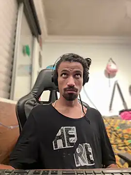 Snapshot of hotcamboy420 chatting on January 2025 06:03:01 AM hotcamboy420 online show from January 2025 06:03:01 AM