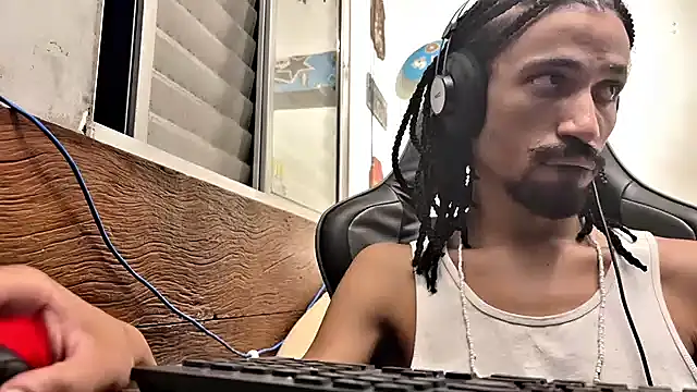 Snapshot of hotcamboy420 chatting on February 2025 04:27:01 AM hotcamboy420 online show from February 2025 04:27:01 AM