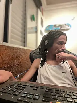 Snapshot of hotcamboy420 chatting on February 2025 04:39:01 AM hotcamboy420 online show from February 2025 04:39:01 AM