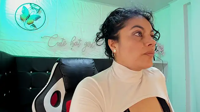 Snapshot of Lust_Mom41 chatting on December 2024 10:34:02 PM Lust Mom41 online show from December 2024 10:34:02 PM