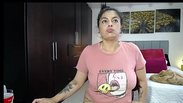 Snapshot of Lust_Mom41 chatting on March 2026 06:24:01 PM Lust Mom41 online show from March 2026 06:24:01 PM