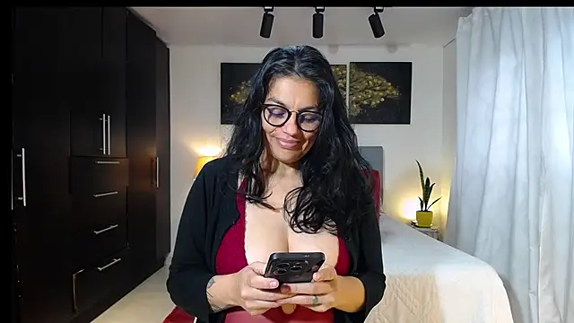 Snapshot of Lust_Mom41 chatting on May 2026 10:15:02 PM Lust Mom41 online show from May 2026 10:15:02 PM