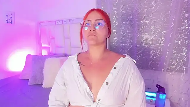 LeahxBarker online show from September 2025 01:43:01 AM