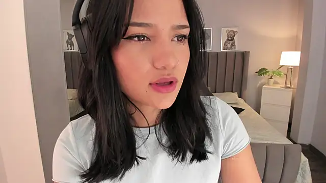 renee shelby  online show from December 2024 07:59:02 PM