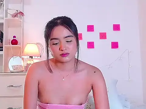 Snapshot of naissha- chatting on February 2025 09:37:01 PM naissha- online show from February 2025 09:37:01 PM