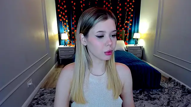 Snapshot of FollowLovee chatting on November 2025 07:52:02 PM FollowLovee online show from November 2025 07:52:02 PM