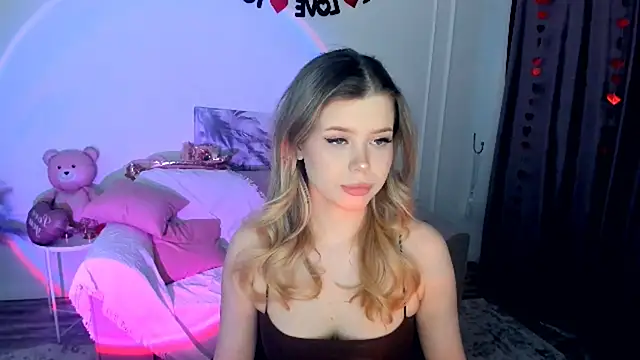 FollowLovee online show from February 2026 03:40:01 AM