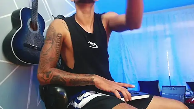 MagnusFrost online show from February 2025 07:45:02 PM