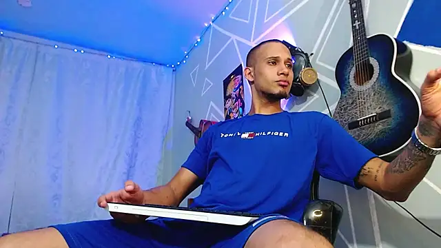 MagnusFrost online show from March 2025 03:55:02 AM