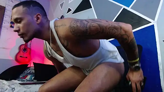 MagnusFrost online show from September 2025 07:54:01 AM