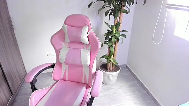 Sofi Martinezz0 online show from October 2025 03:34:02 PM