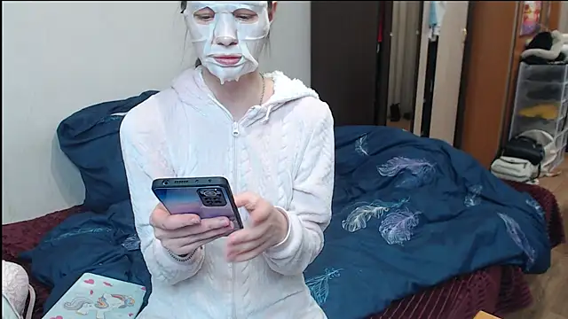 leila bambi  online show from March 2025 04:43:01 AM