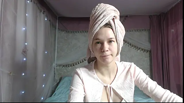 leila bambi  online show from December 2025 09:44:01 PM