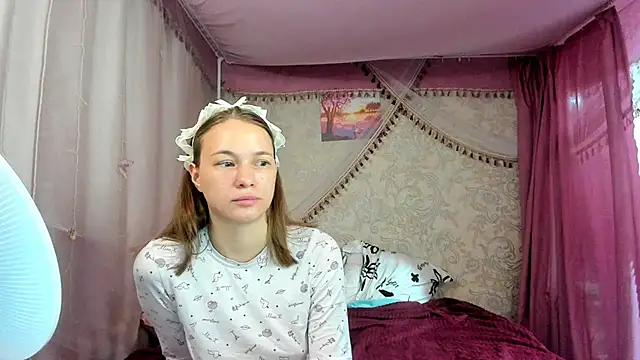 leila bambi  online show from June 2026 05:46:02 PM