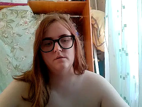 Snapshot of DesireMelissa chatting on May 2026 01:19:01 PM DesireMelissa online show from May 2026 01:19:01 PM