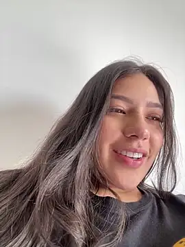 Latina vanessa online show from December 2025 07:53:02 PM