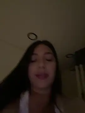 Latina vanessa online show from April 2026 01:52:02 AM