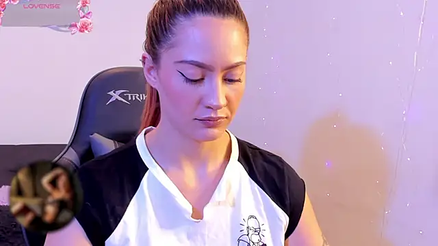 Amypond   online show from October 2025 02:58:02 PM