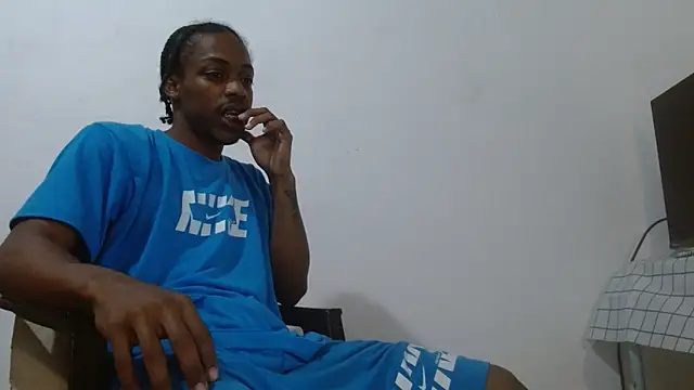 Snapshot of Larry-n-clouds chatting on February 2026 05:09:01 PM Larry-n-clouds online show from February 2026 05:09:01 PM