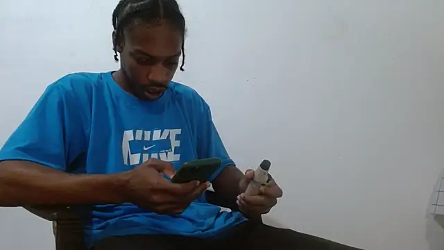 Snapshot of Larry-n-clouds chatting on February 2026 04:03:02 PM Larry-n-clouds online show from February 2026 04:03:02 PM