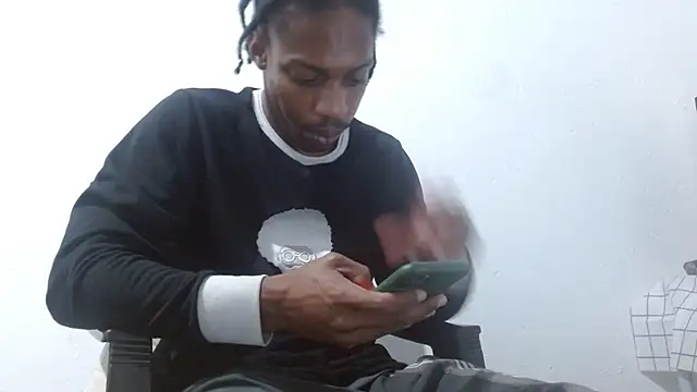 Snapshot of Larry-n-clouds chatting on February 2026 02:54:01 AM Larry-n-clouds online show from February 2026 02:54:01 AM