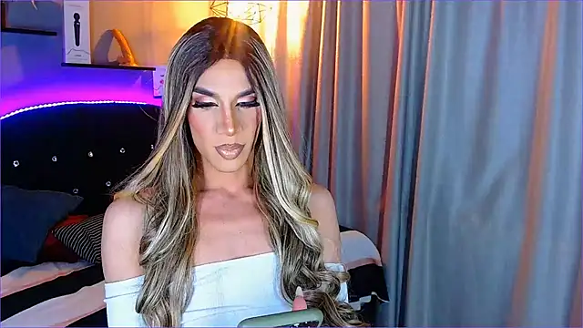 camila hootie online show from January 2025 03:18:02 AM